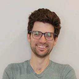 Eli Davis headshot
